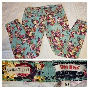 Skinny Lily Hot Kiss Women's Jeans Sz 10 EUC